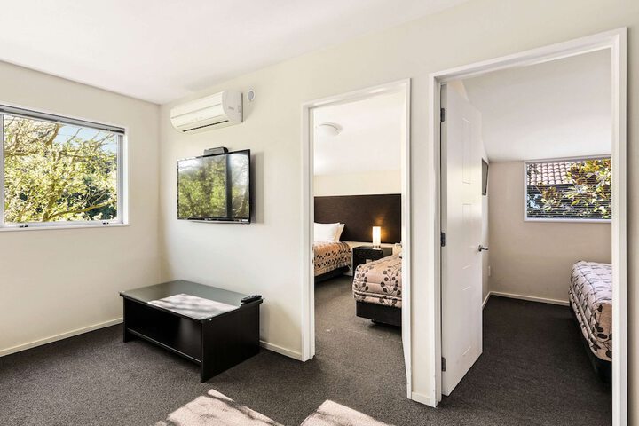 Room 16 of 42