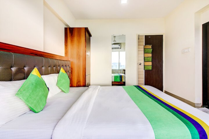 Room 18 of 25