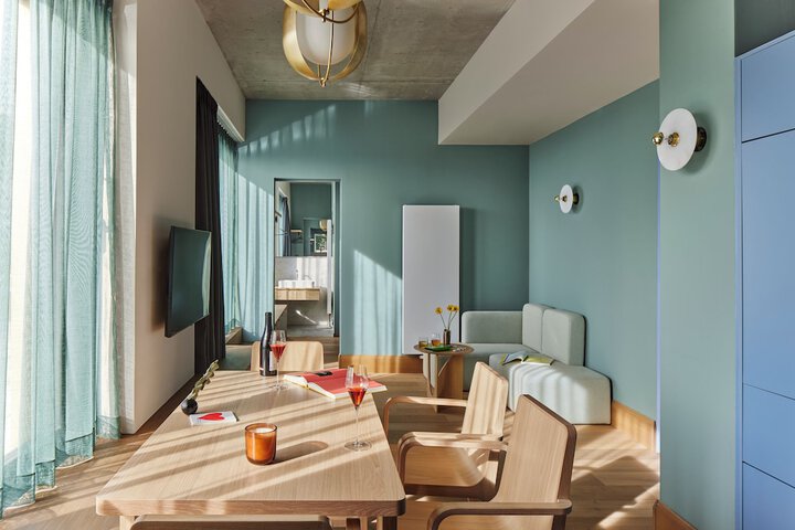 Room 45 of 96