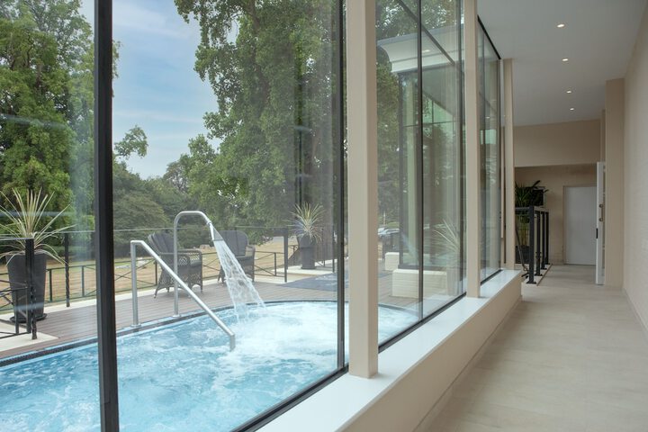 Pool Hotel
