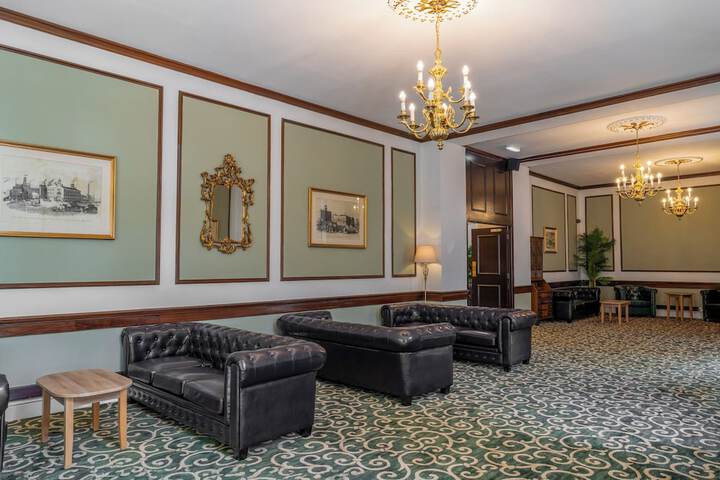 Entrance & Lobby