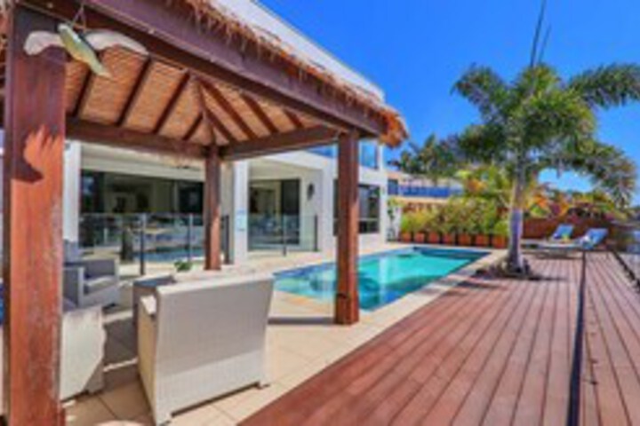 Terrace/Patio 24 of 25