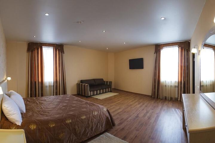 Room 15 of 48