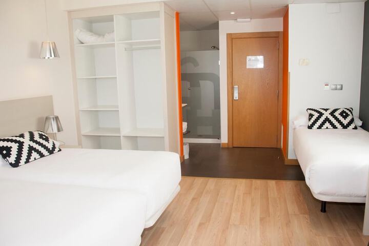 Room 18 of 66