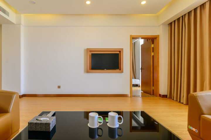 Room 8 of 21