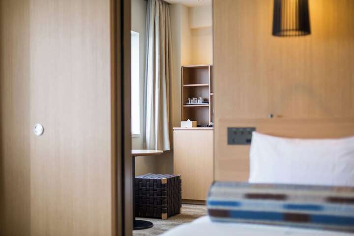 Room 30 of 82