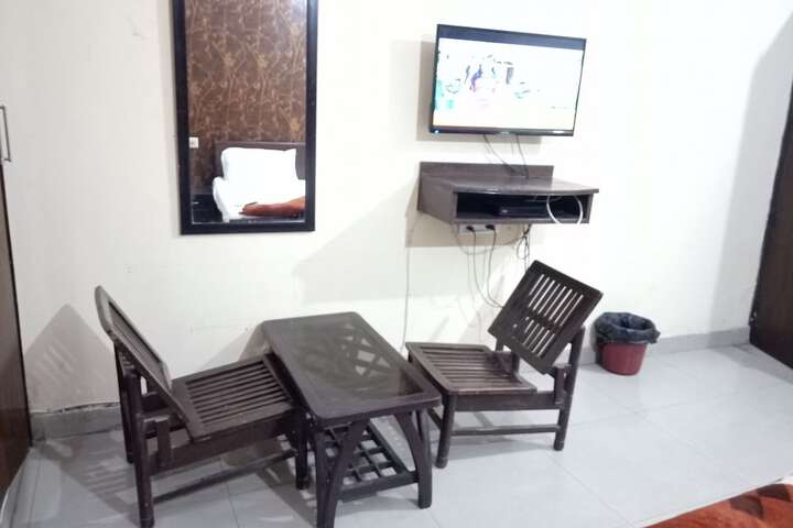 Room 9 of 20