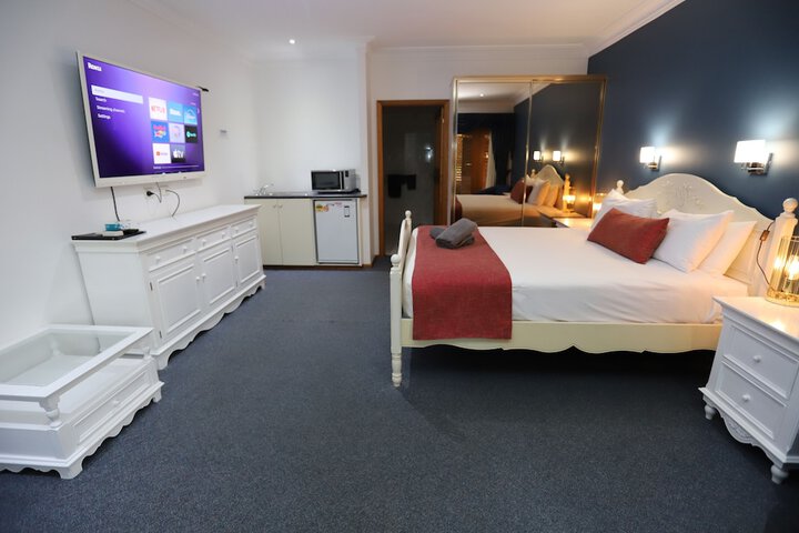 Room 73 of 199