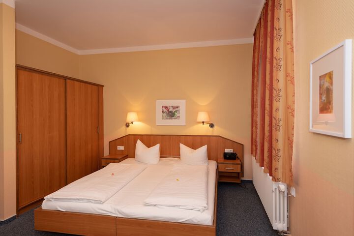 Room 13 of 66