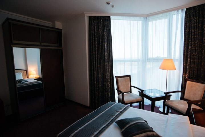 Room 27 of 61