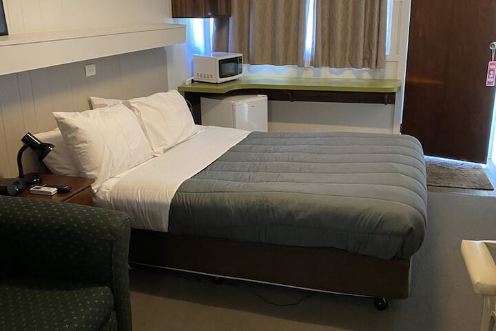 Room 12 of 50