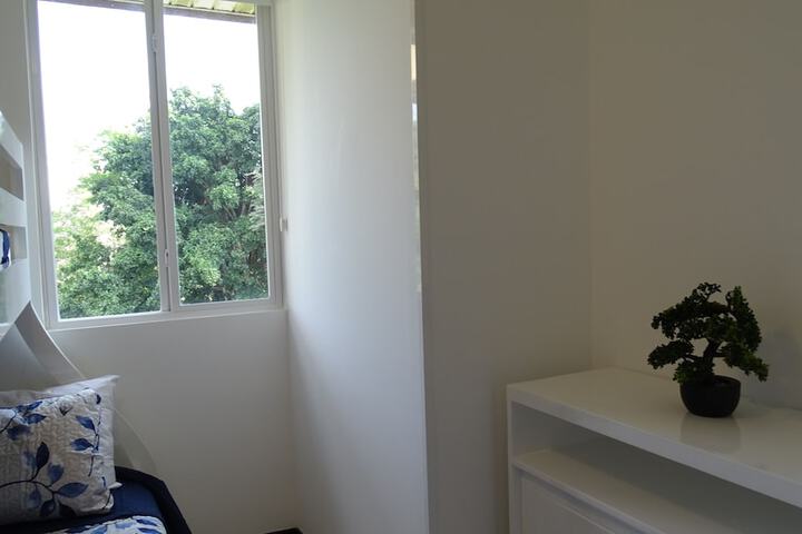 Room 5 of 40