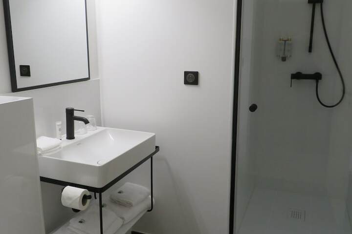Room 14 of 19
