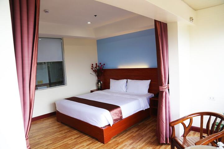 Room 6 of 63