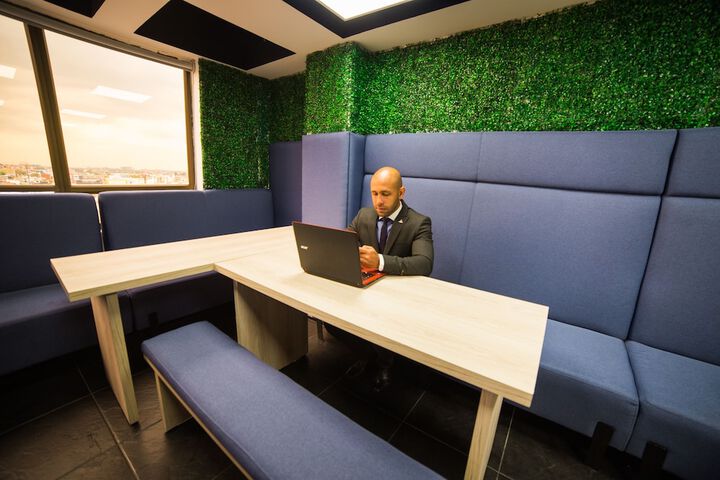 Business Center 43 of 44
