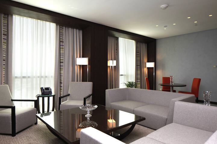 Room 47 of 90