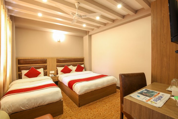 Room 8 of 18