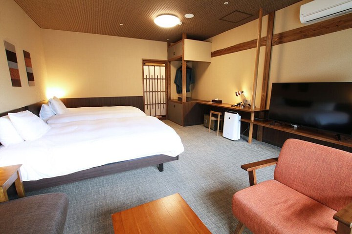 Room 7 of 44