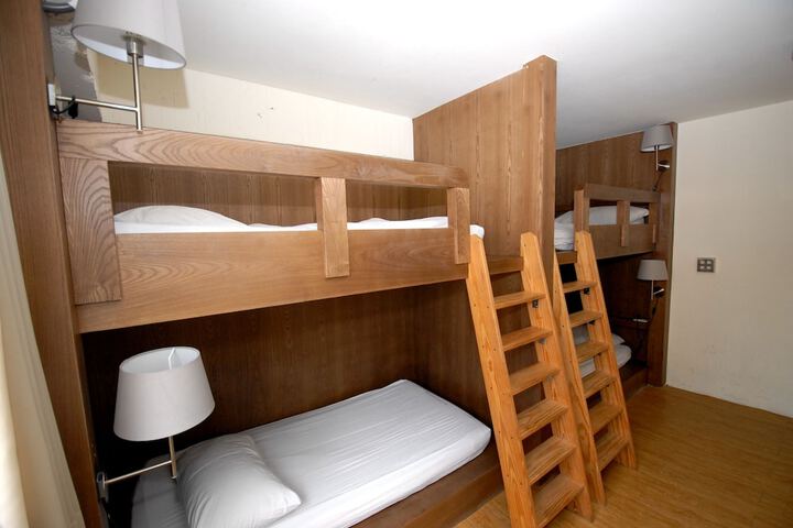Room 10 of 101