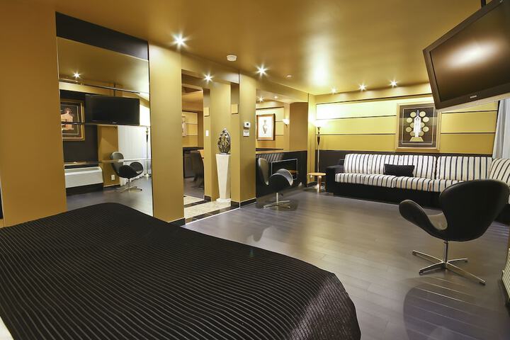 Room 40 of 132