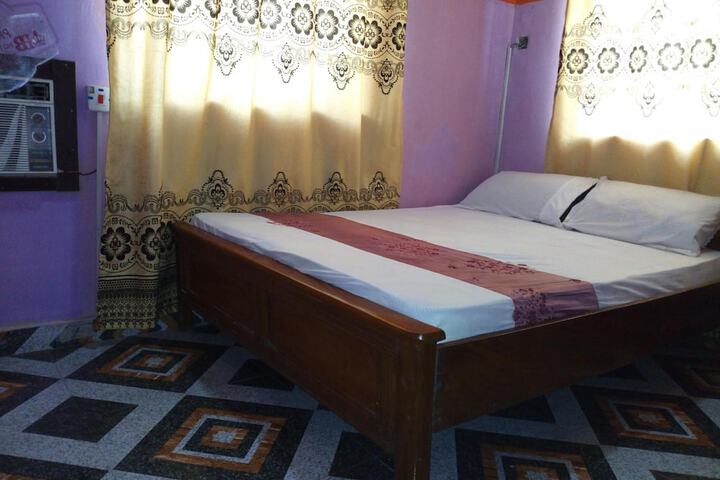 Room 14 of 18