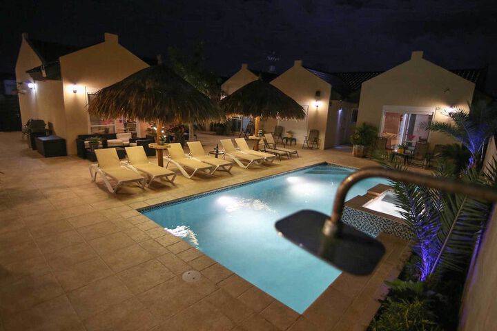 Pool Hotel