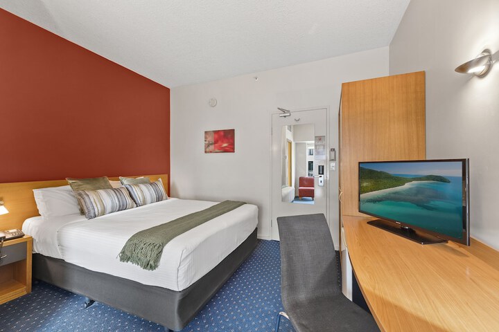 Room 18 of 34