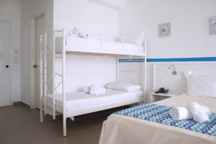 Room 5 of 18