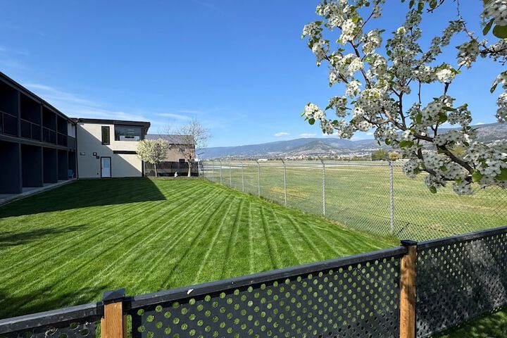Property Grounds 28 of 37
