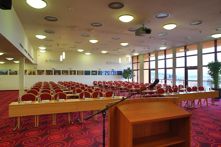 Business Center 47 of 55