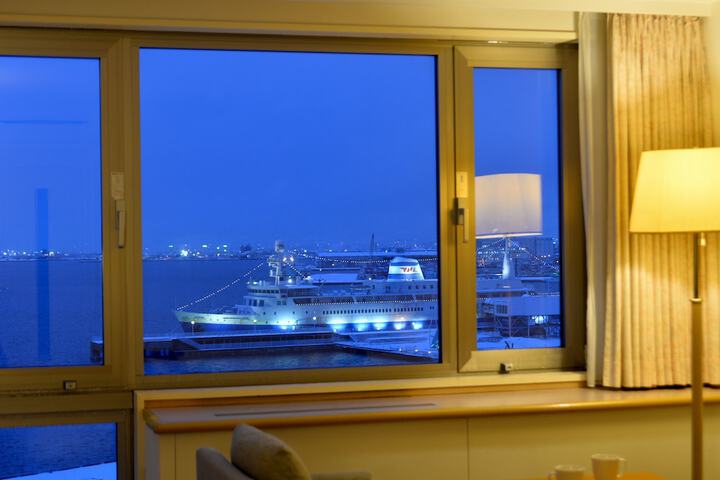 Room 9 of 105