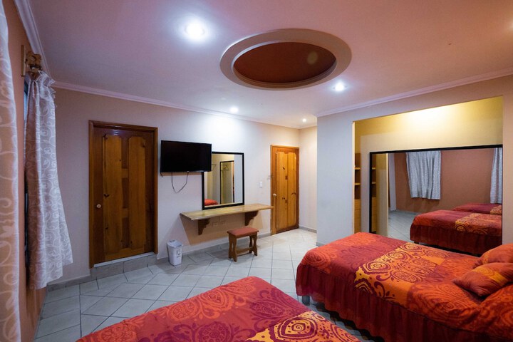 Room 7 of 33