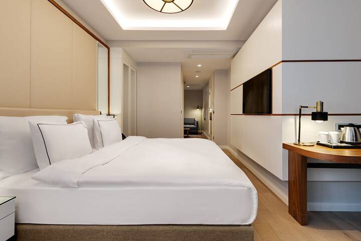 Room 10 of 50