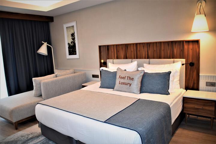 Room 34 of 115