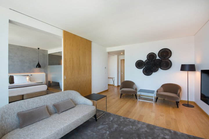 Room 10 of 91