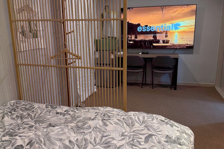 Room 19 of 42