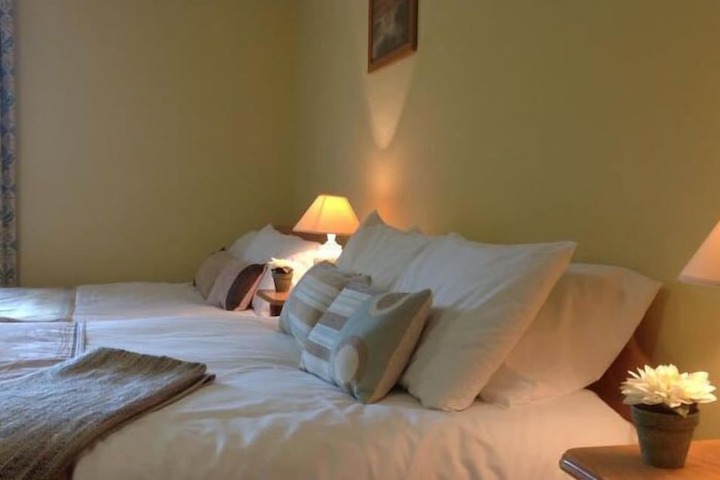 Room 5 of 49