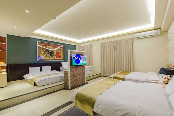 Room 4 of 29