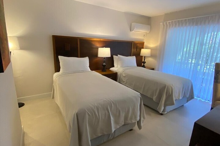 Room 9 of 204