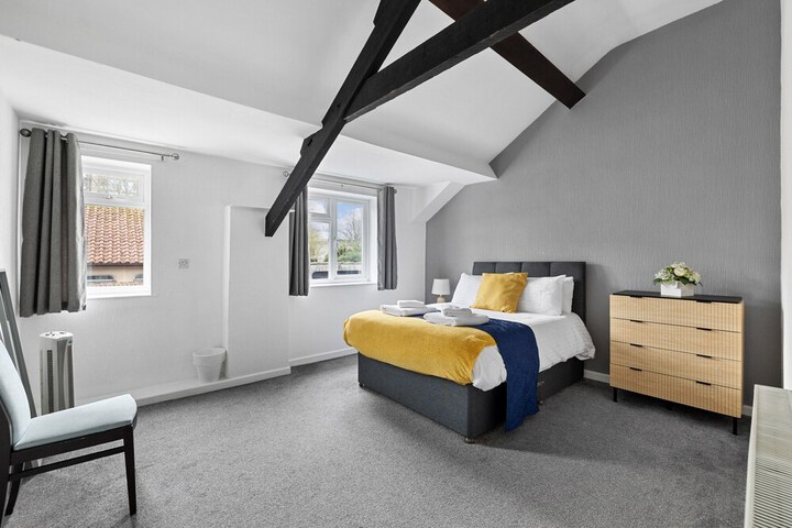 Room 15 of 106