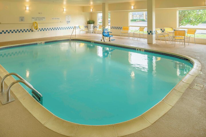 Pool 12 of 22