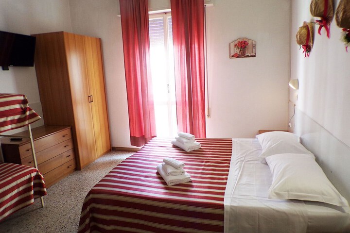 Room 14 of 30
