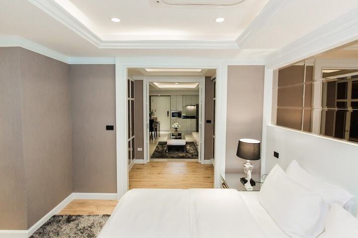 Room 5 of 19