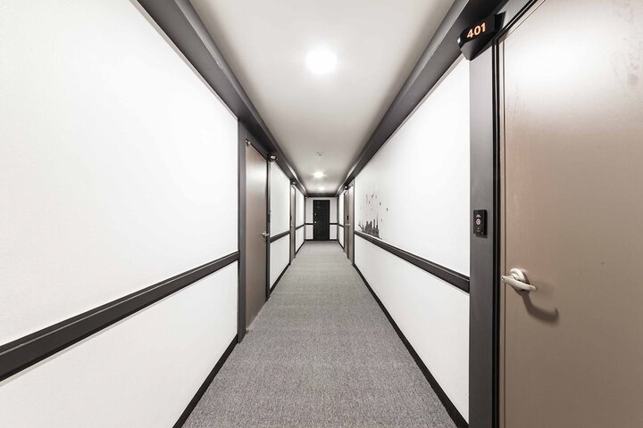Ballroom/Hall 19 of 20