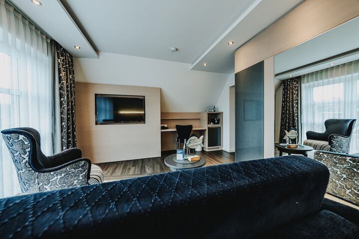 Room 27 of 79