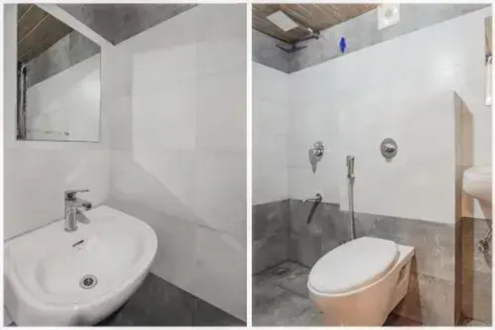 Room 4 of 7