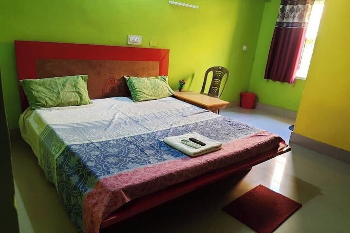 Room 5 of 13