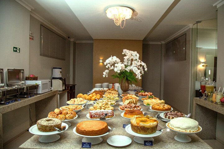 Dining 41 of 47