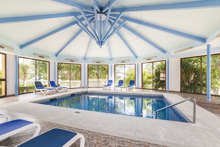 Pools & Facilities