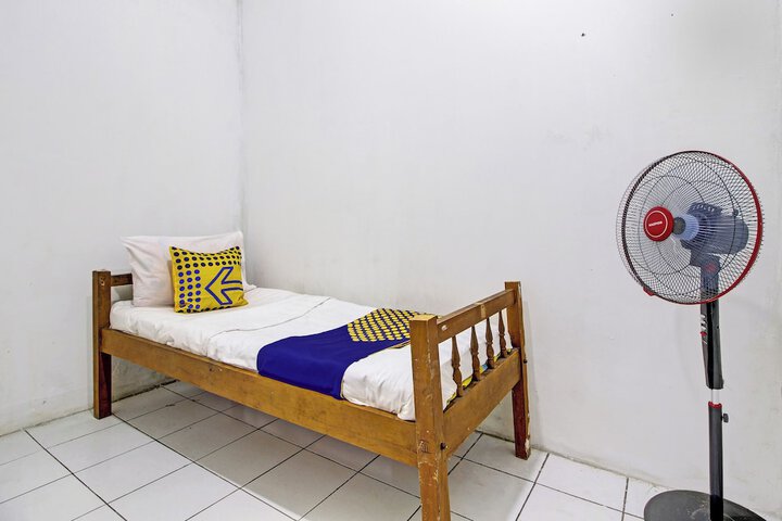Room 12 of 23